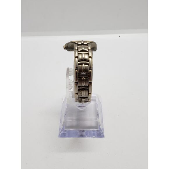 Women's Carriage by Timex watch. Indiglo. Water resistant, 30M - Picture 4 of 8